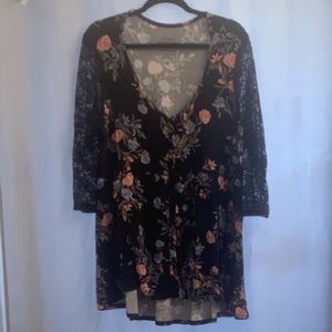 Torrid Black Blouse with Lace sleeves, size 1X